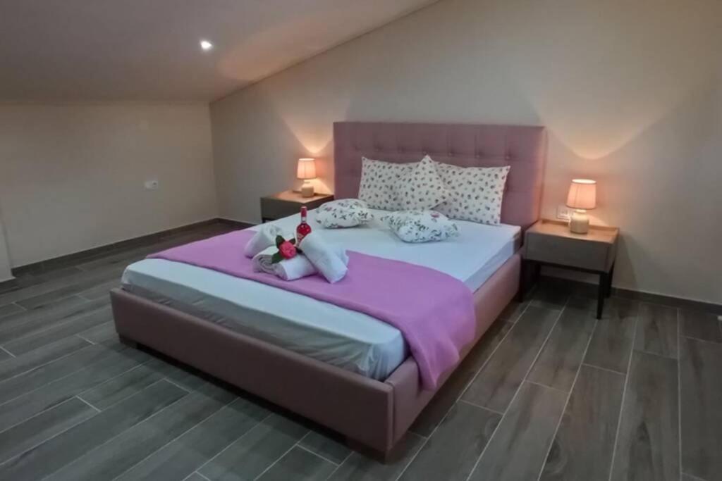 Aretoysa Center Luxury Suites 2 Néa Péramos Exteriér fotografie