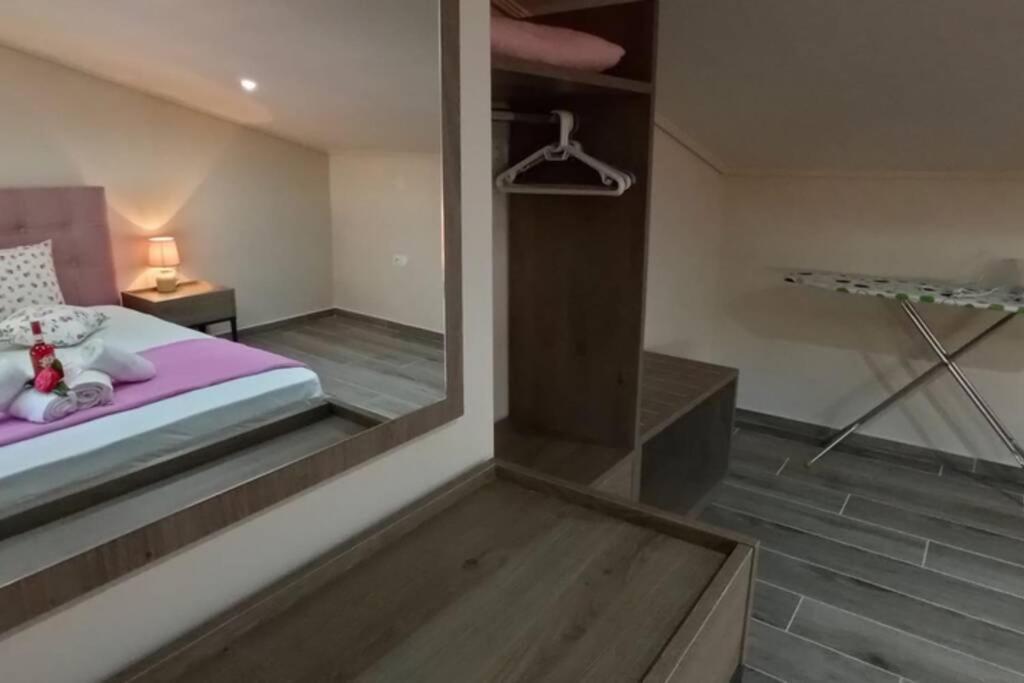 Aretoysa Center Luxury Suites 2 Néa Péramos Exteriér fotografie